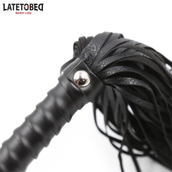 Textured Handle Flogger Black 48.5cm - Image 4