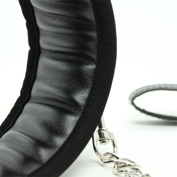 Collar with Metal Leash and Pedded Interior Black - Image 5